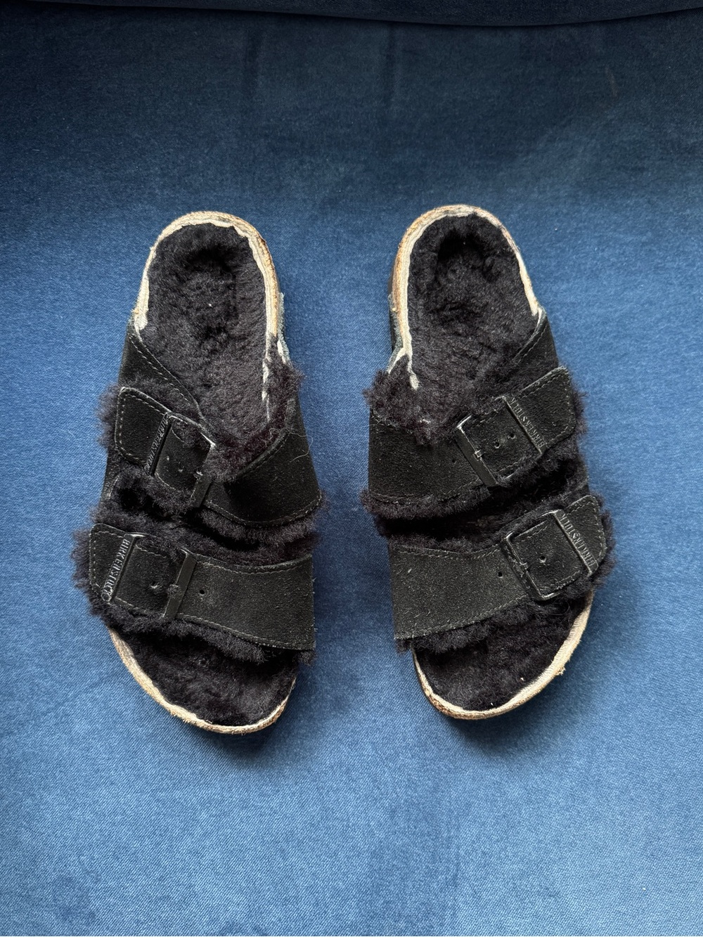 BIRKENSTOCK Women's Arizona
Shearling Suede Sandals Black Size 7